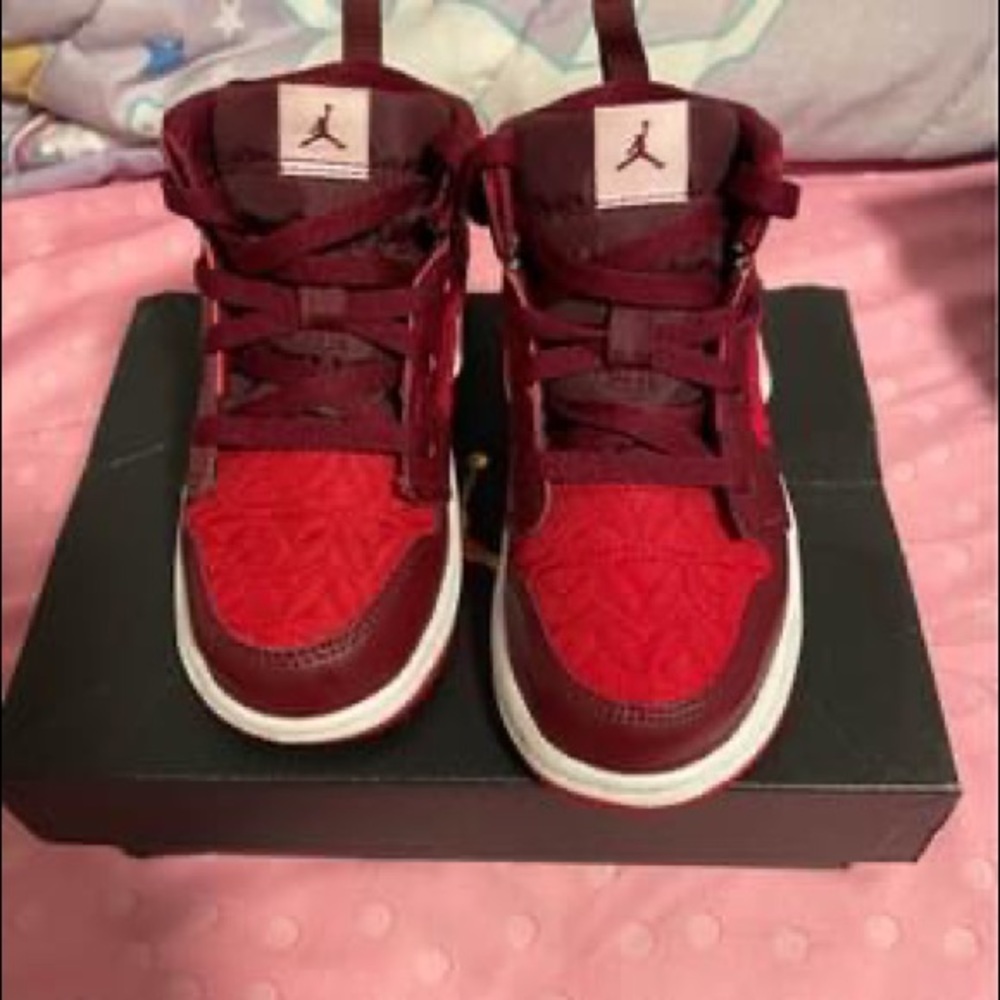 Red & Pink 1s - Picture 3 of 5